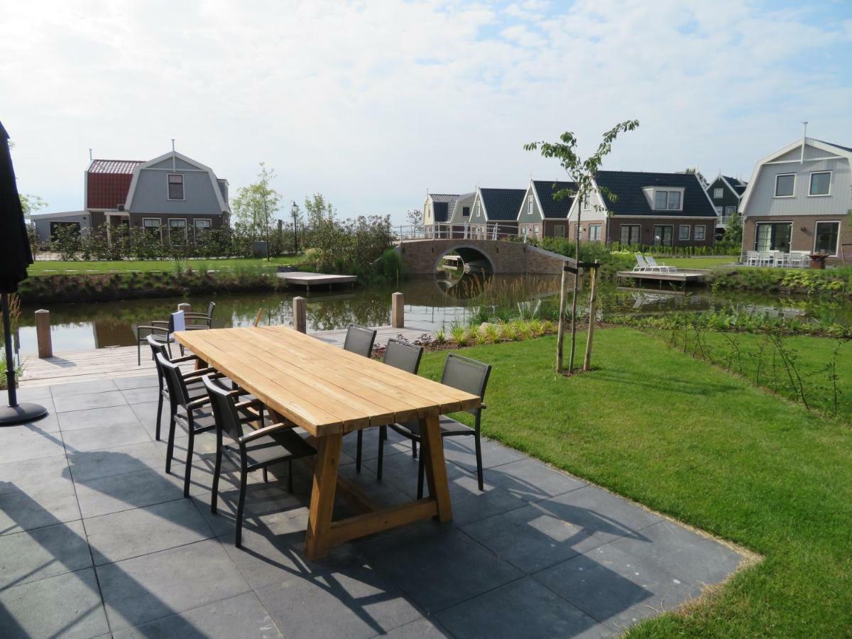Luxurious Water Villa Uitdam Luaran gambar