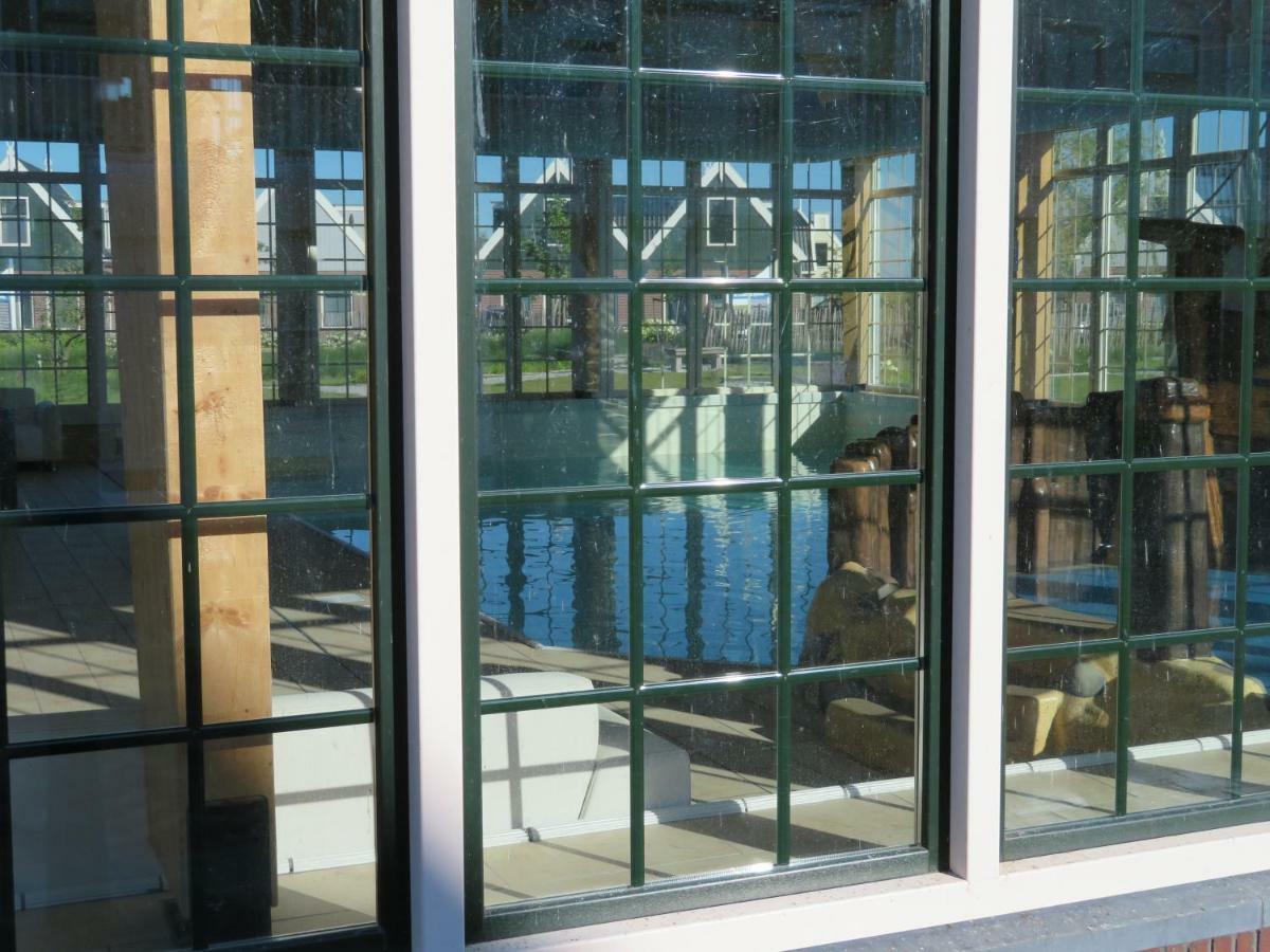 Luxurious Water Villa Uitdam Luaran gambar